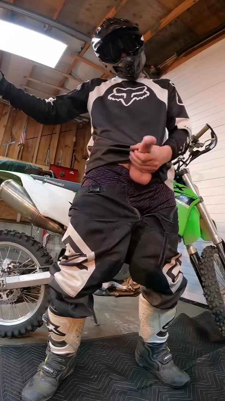 Video by @pawdoggo