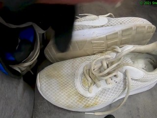 6 Cumshots on friends white Nike Tanjun (Slowmotion)