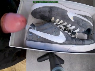 8 Cumshots on Nike Mrtyr (short version)