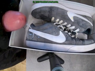 8 Cumshots on Nike Mrtyr (slowmotion)
