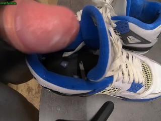 Cum in Nike Jordan 4 Motorsport
