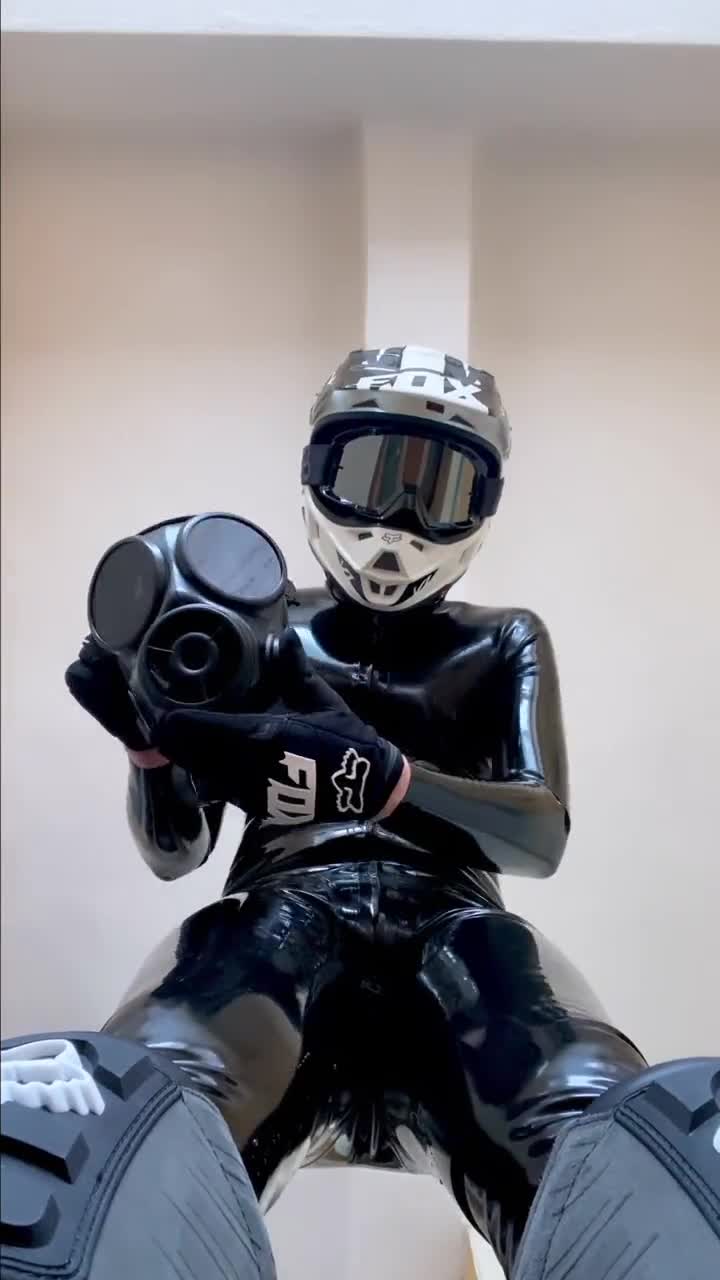 Video by @FoxyBound