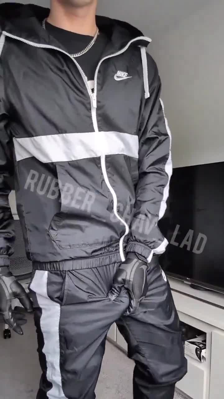 Video by @RubberChavLad